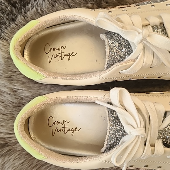 Crown Vintage tennis shoes - Picture 2 of 6